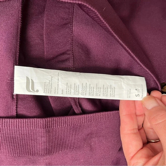 Fabletics Sync High-Waisted Perforated Leggings size Small - Picture 5 of 5